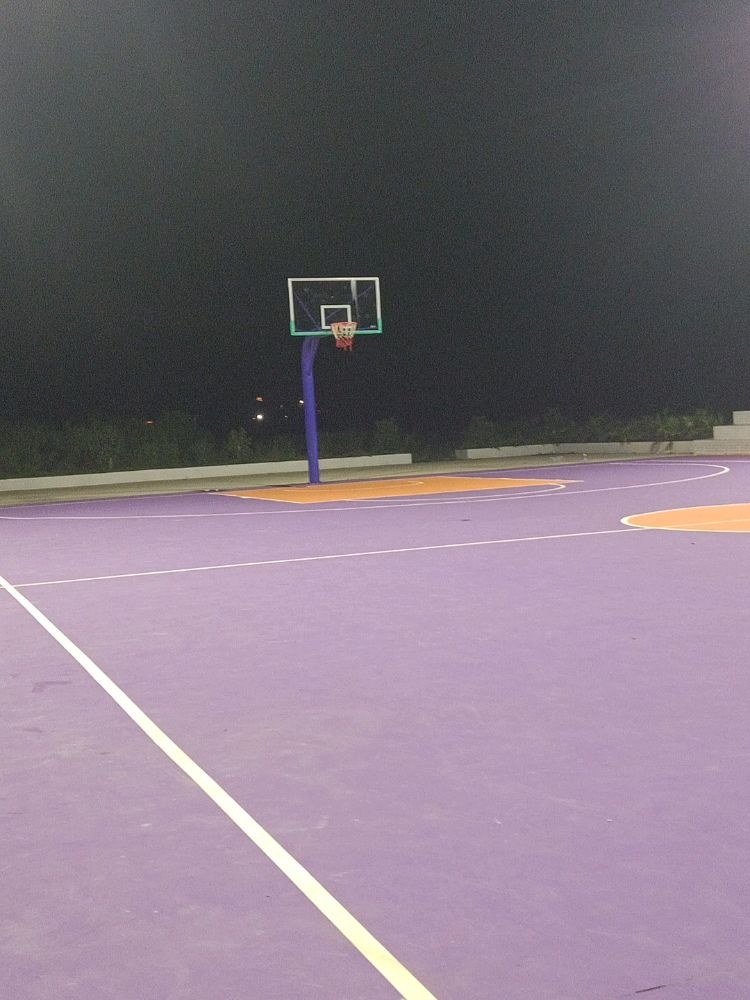 钓矶岭篮球场