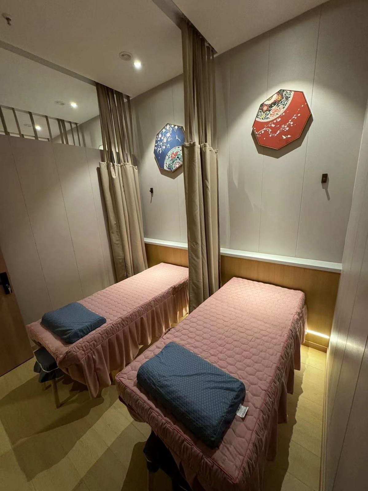 正堂妙手推拿馆(红城店)
