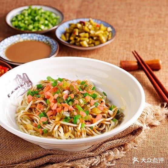 蔡明伟(乾坤购物店)