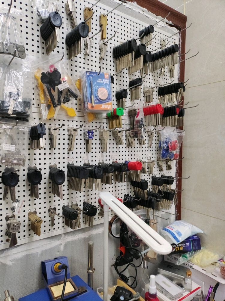 汽车钥匙开锁配锁(石夫人路店)