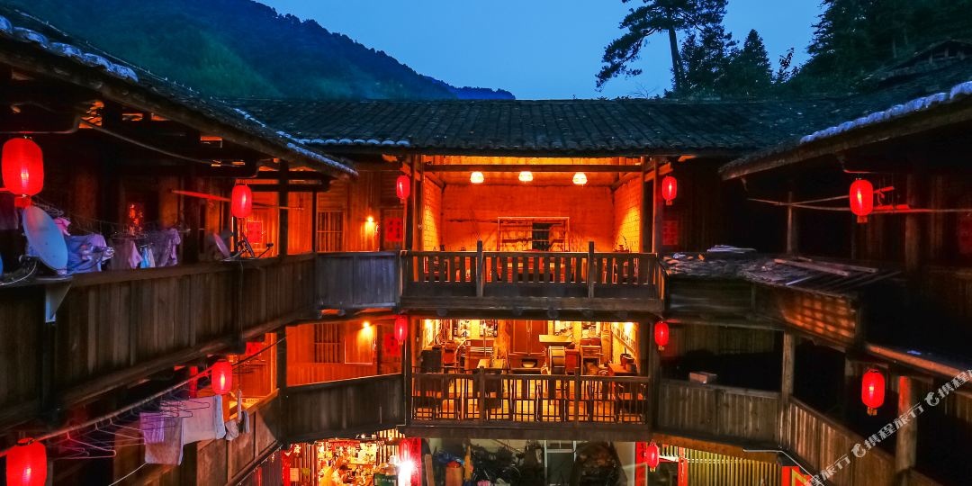 静土楼楼妹和容庄