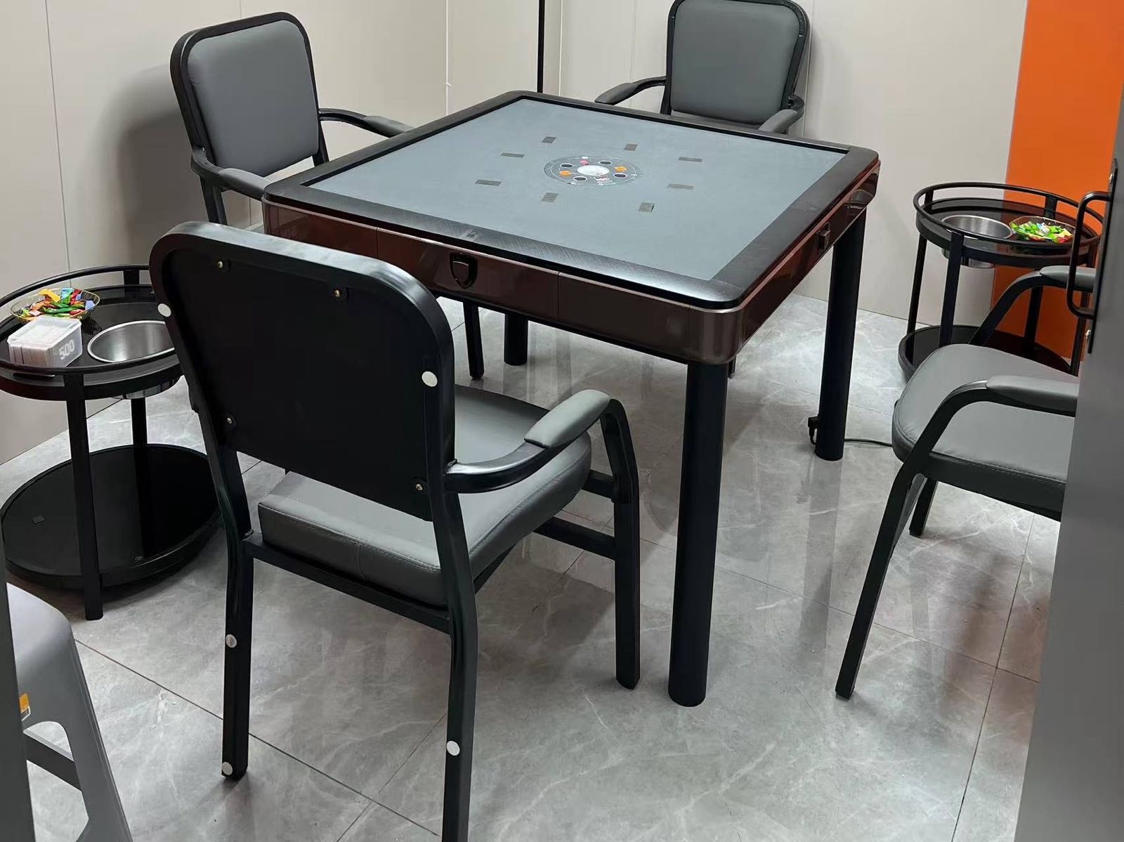 包捞棋牌室