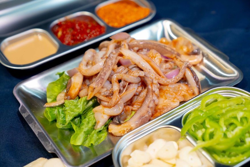 神州半岛神州小镇RE栋209房遇见·烤肉局