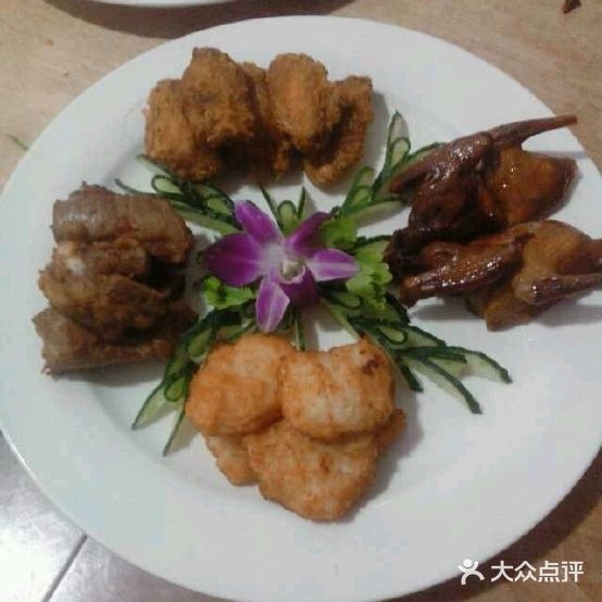 鸿园饭店(圩新街店)