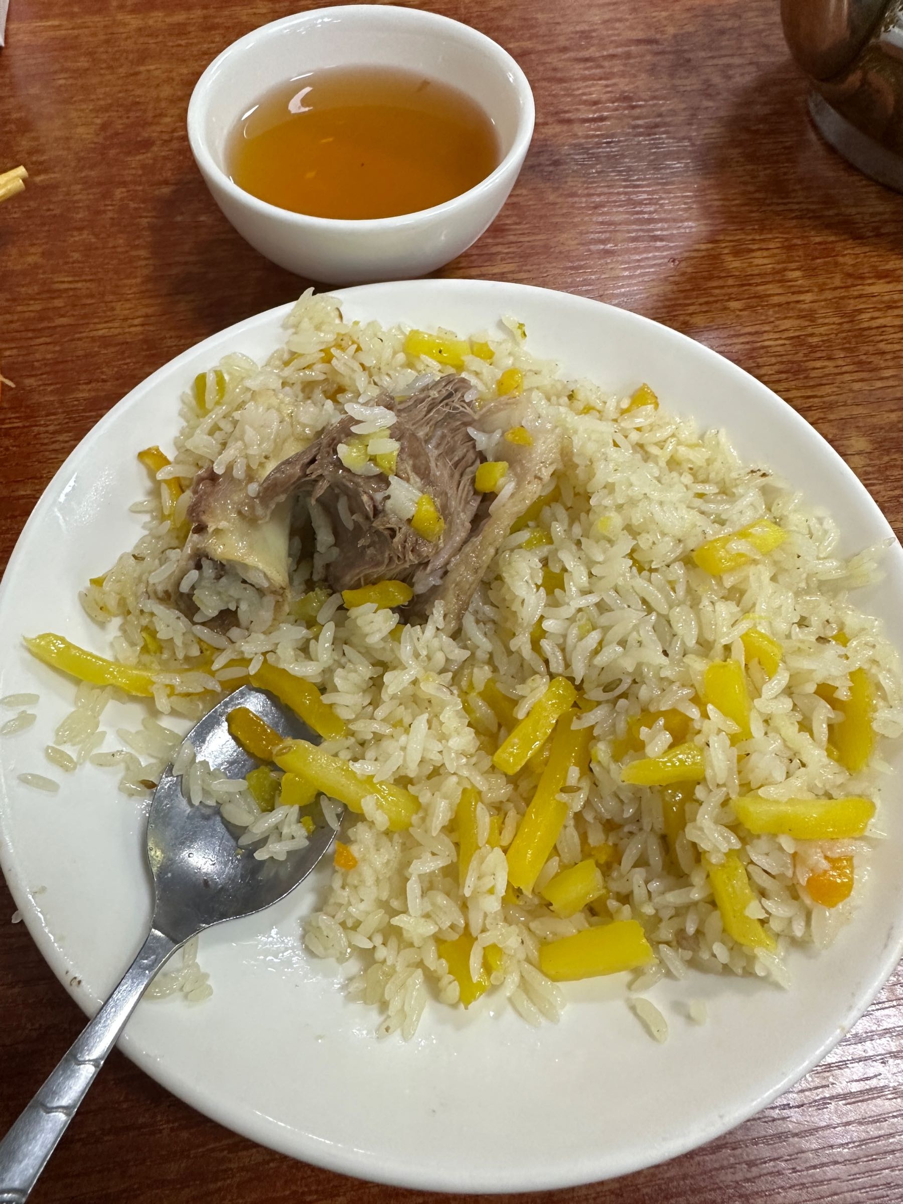 艾力扎提抓饭店