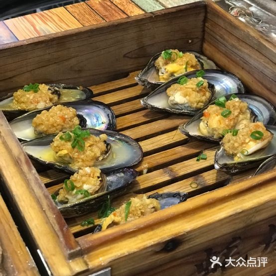 蚝城烧烤海鲜火锅店