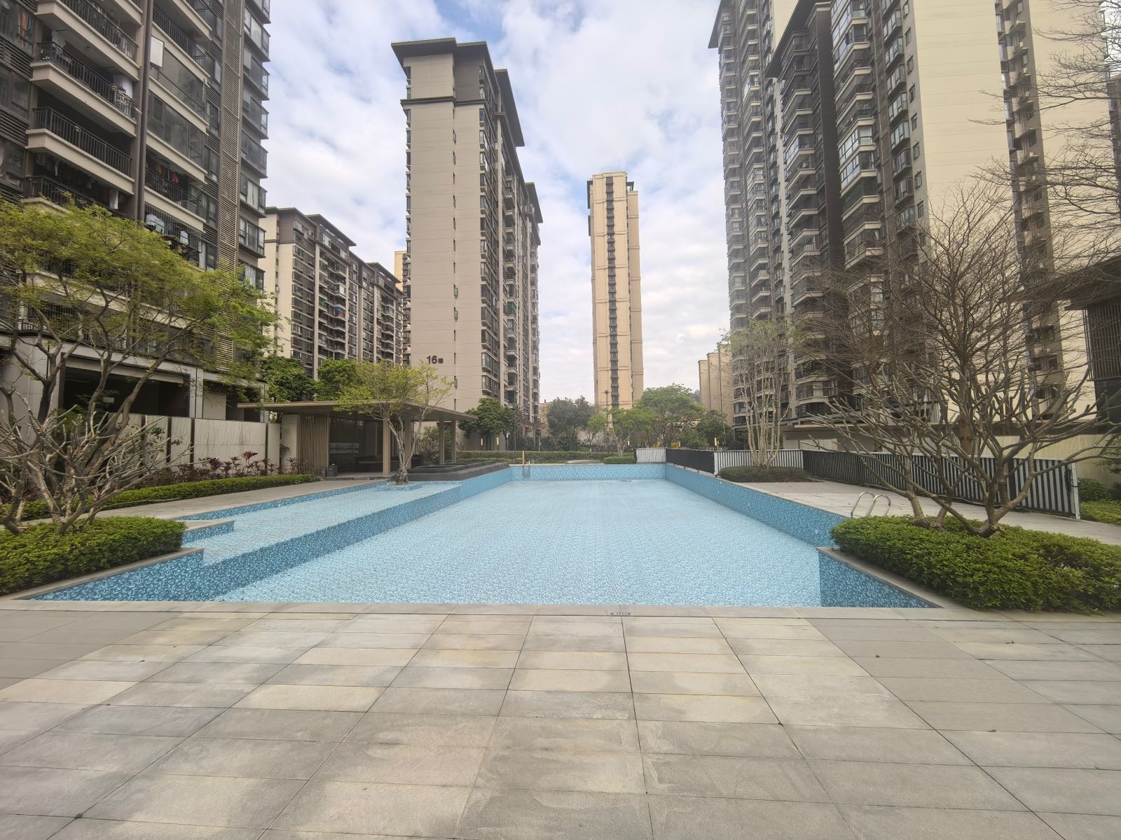 嘉悦名都名校游泳池