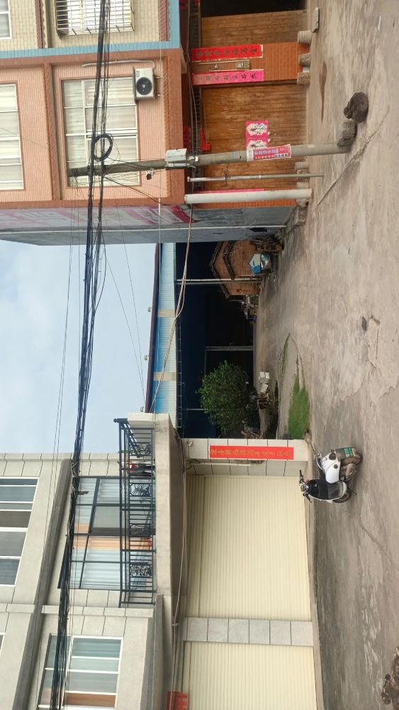 兴业县高峰镇宇霖篮球馆