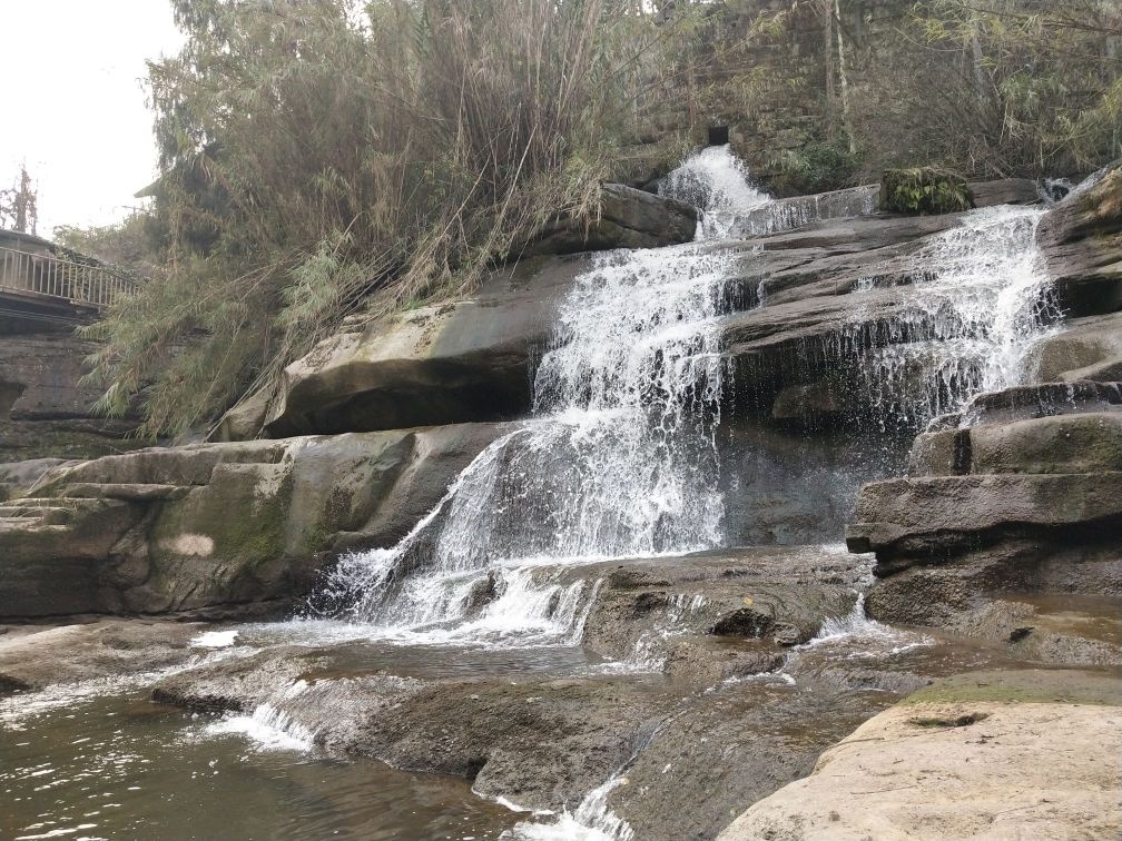 须龙峡漂流起漂点