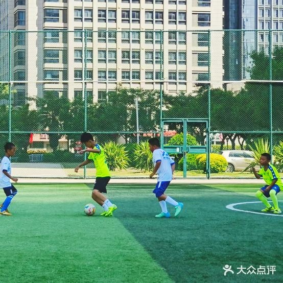 那尔多足球培训(五缘湾校区)