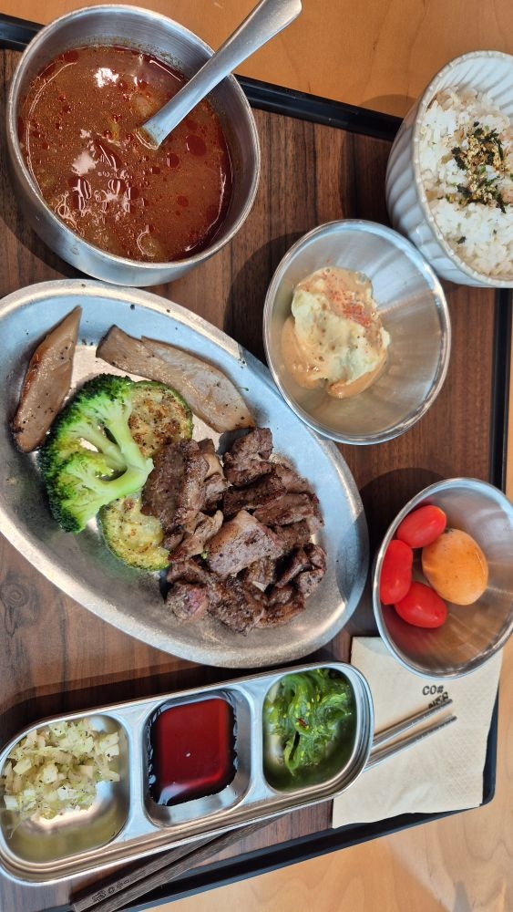 吱吱牛排饭(Cosmo店)