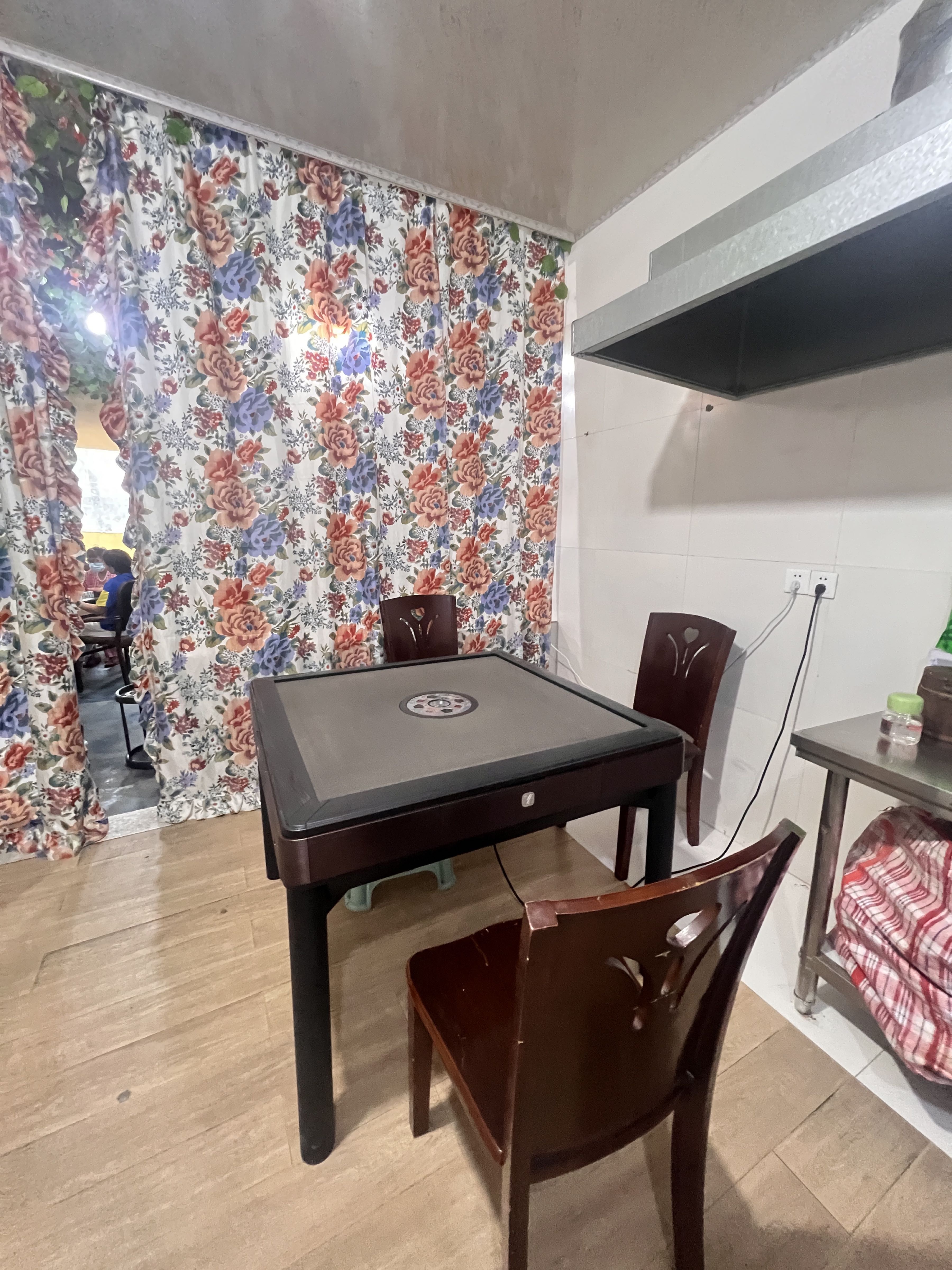 约麻棋牌.麻将(银山路南段)