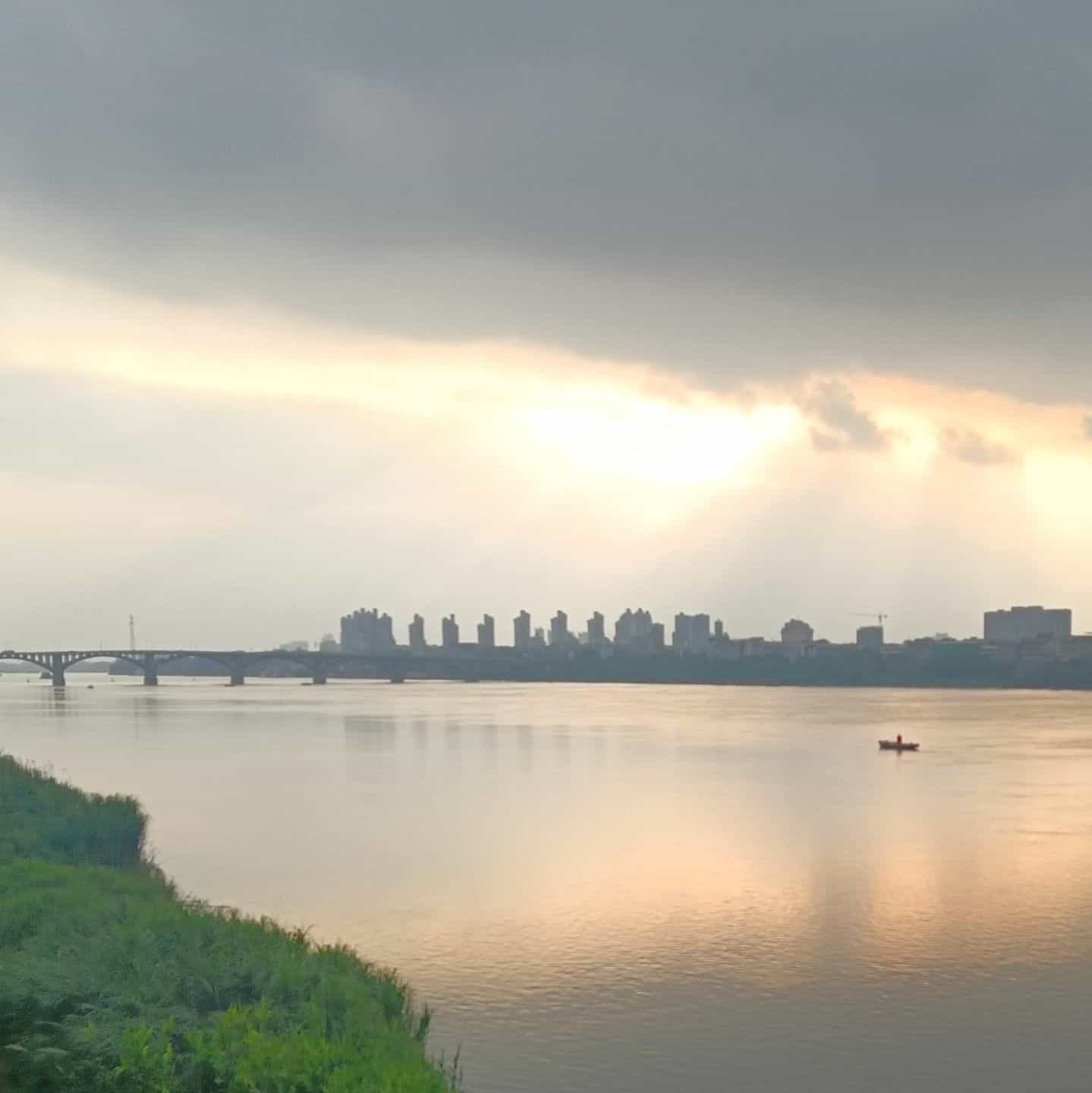 湘潭之光