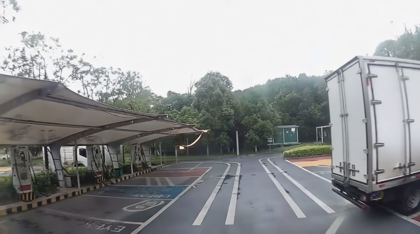 新电途充电站(绵阳九洲体育馆超级充电站工程)