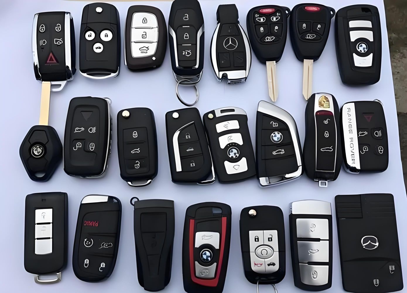 光头强汽车钥匙开锁换锁指纹锁