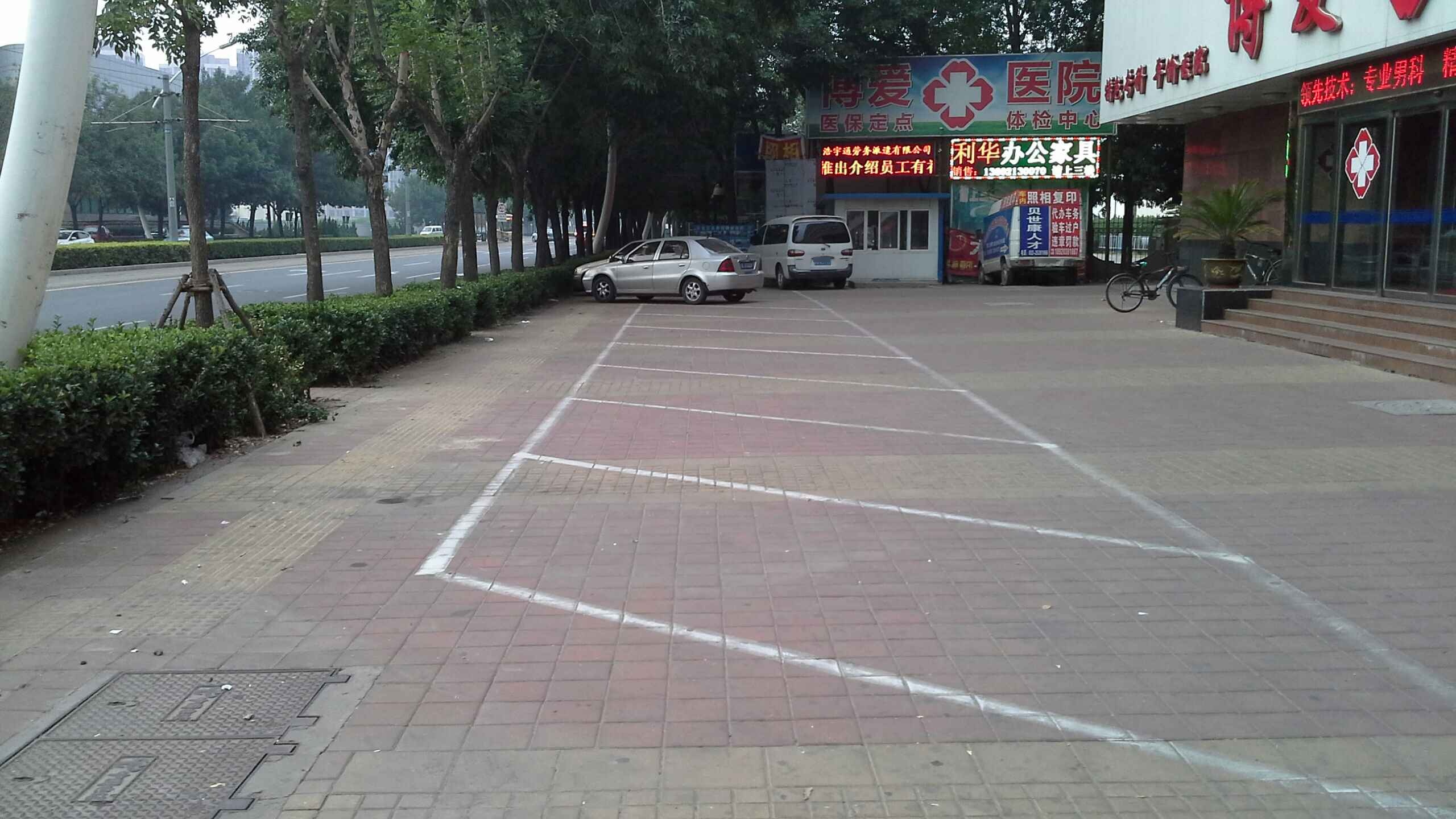 天津博爱医院-地上停车场
