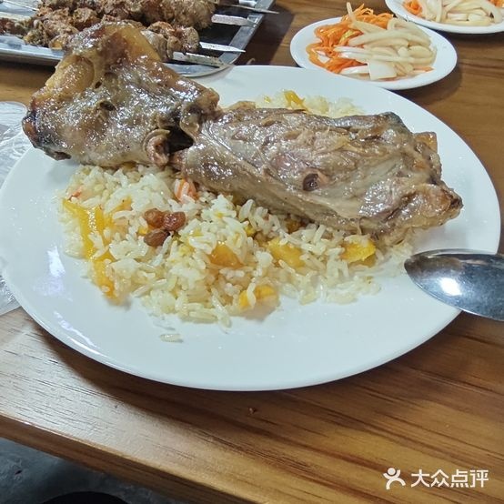 金湖阳抓饭(中城·九岛乌鲁木齐奥特莱斯店)