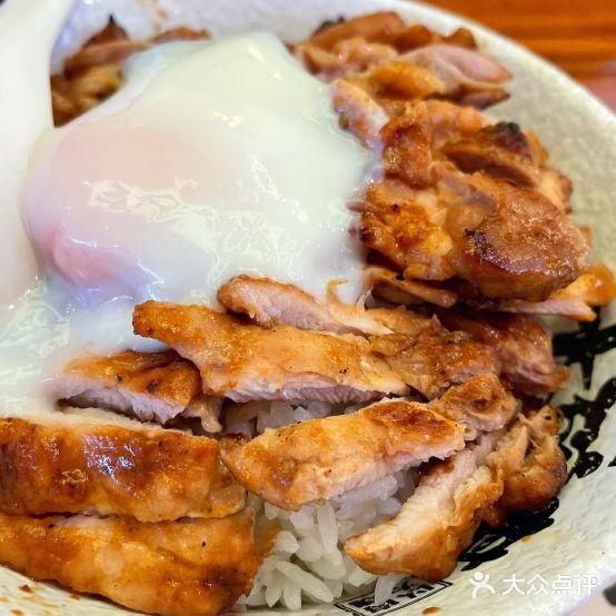 熊吞大碗丼烧肉饭日式料理(永和时光里购物中心店)