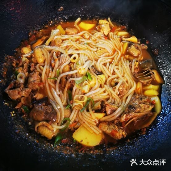 四季东北铁锅炖