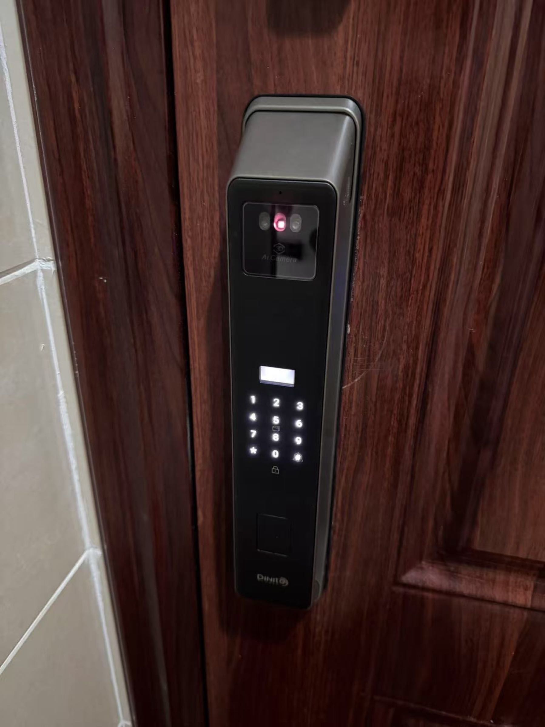 锁艺人开锁换锁换汽车钥匙