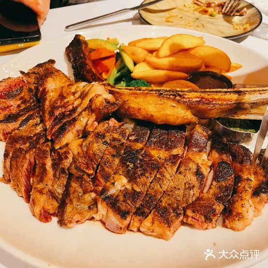 露娜意大利餐万(沪士店)