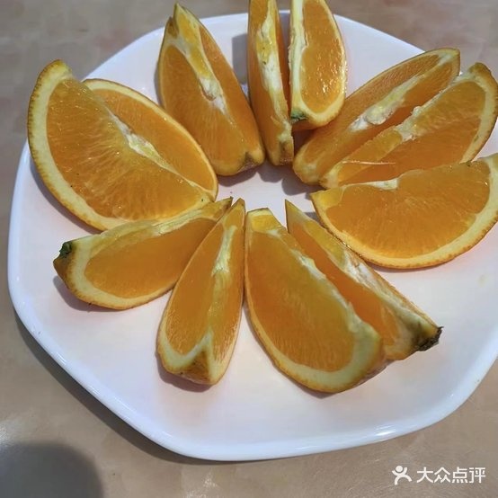 鱼跃食光
