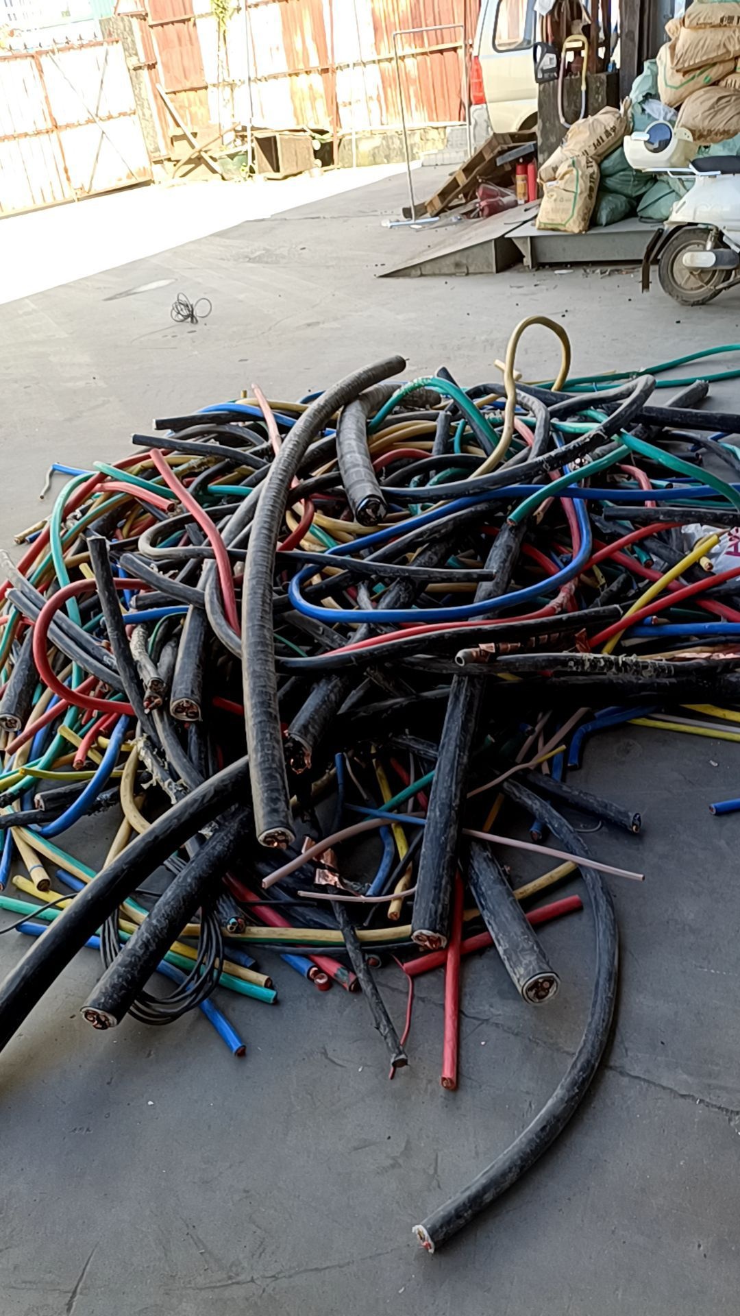 卓胜高价废品回收