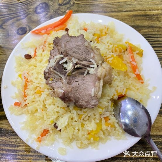 吾穆提抓饭店