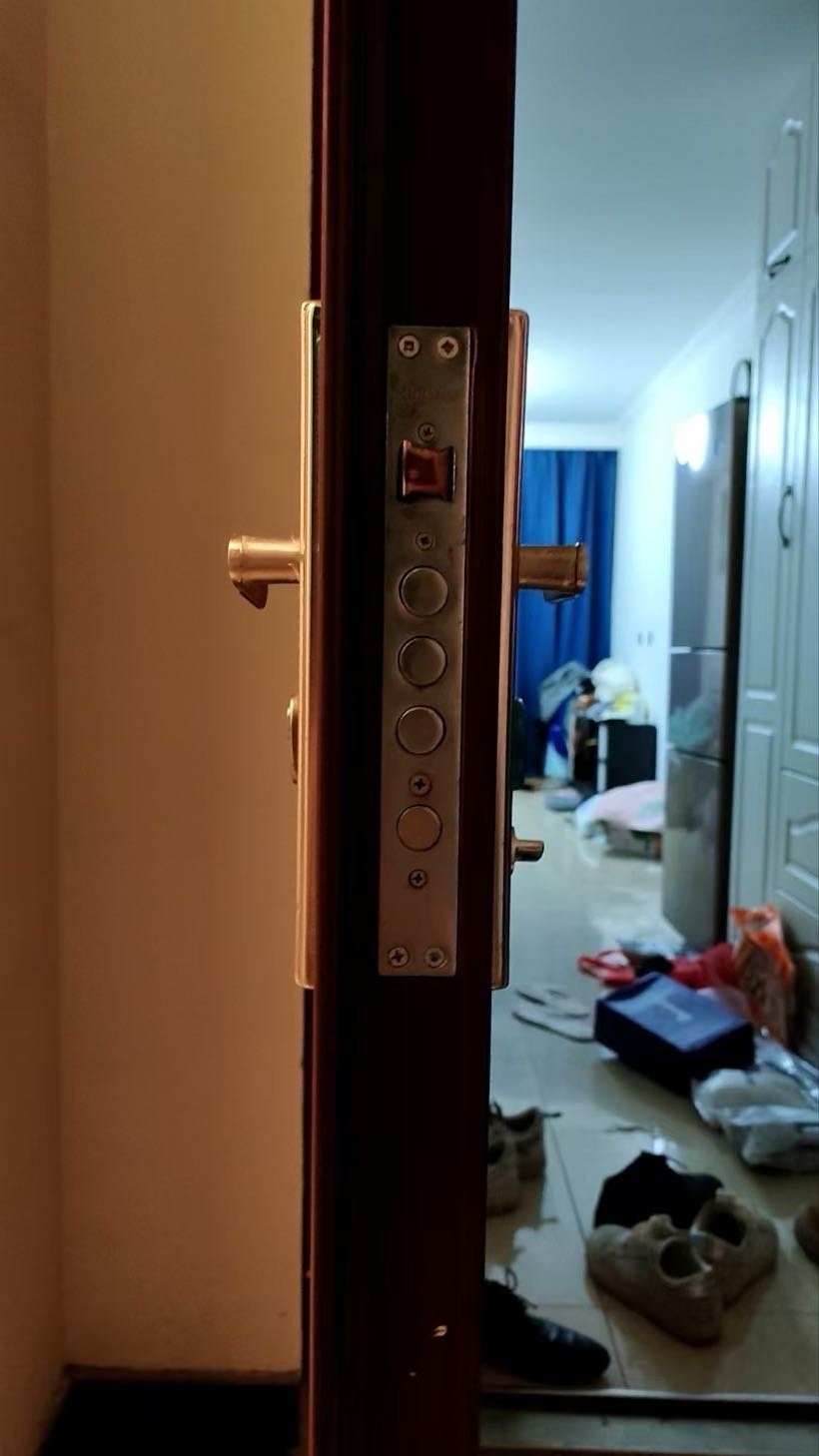 邦德开锁换锁汽车钥匙(不配钥匙)