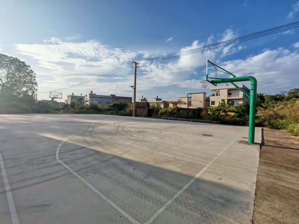 五岗寨肚篮球场