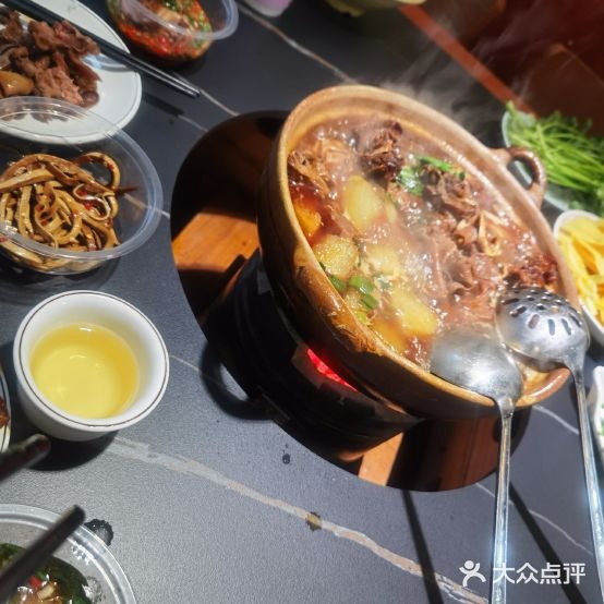 名惠火锅城(金钟大雁城店)