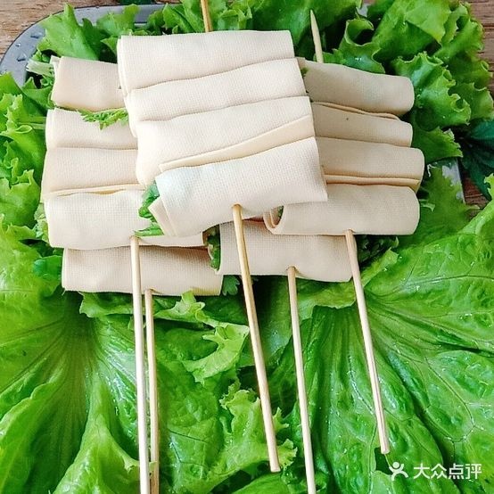 马路牙子麻辣烫