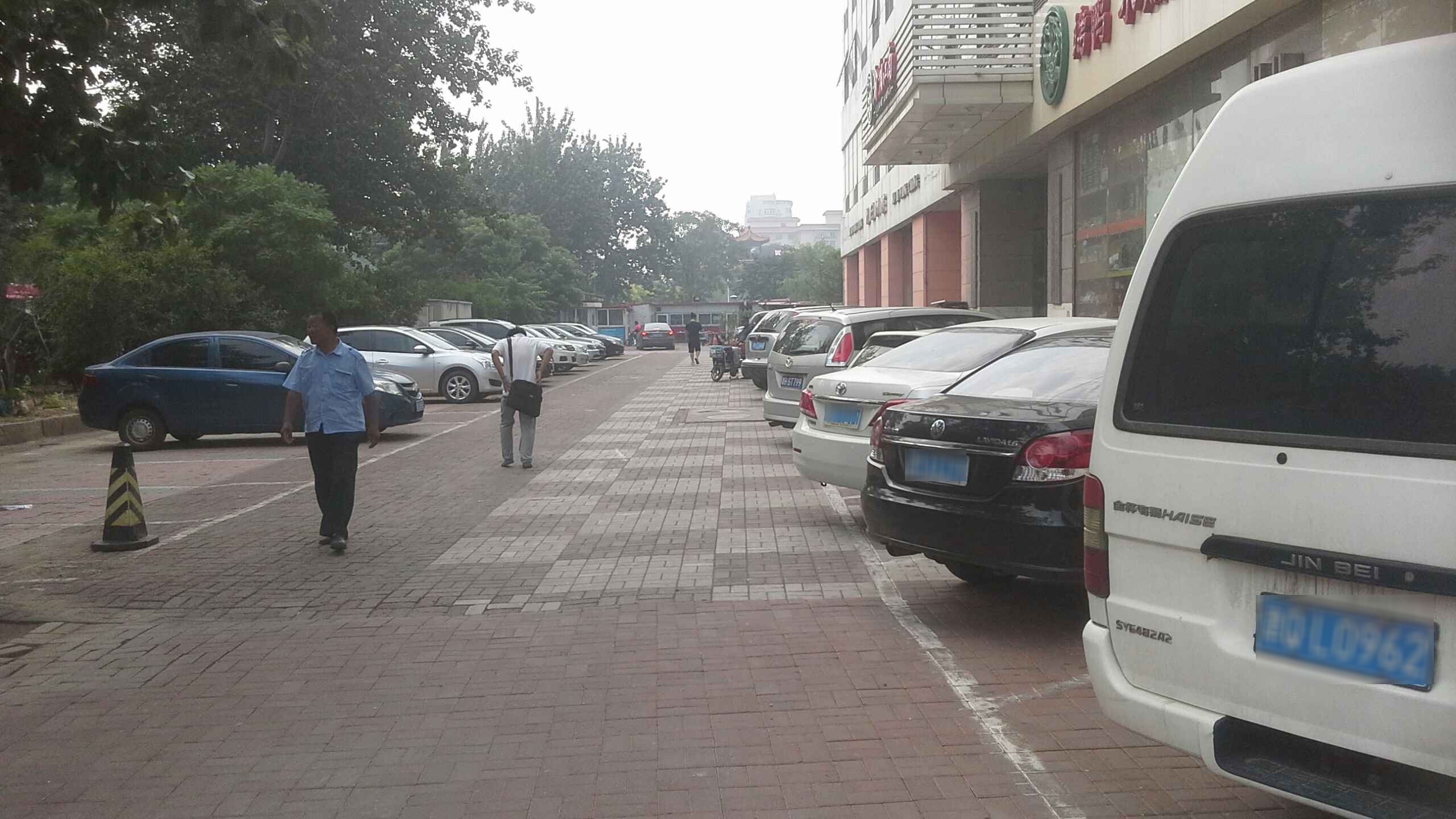 天津河东体育中心-停车场