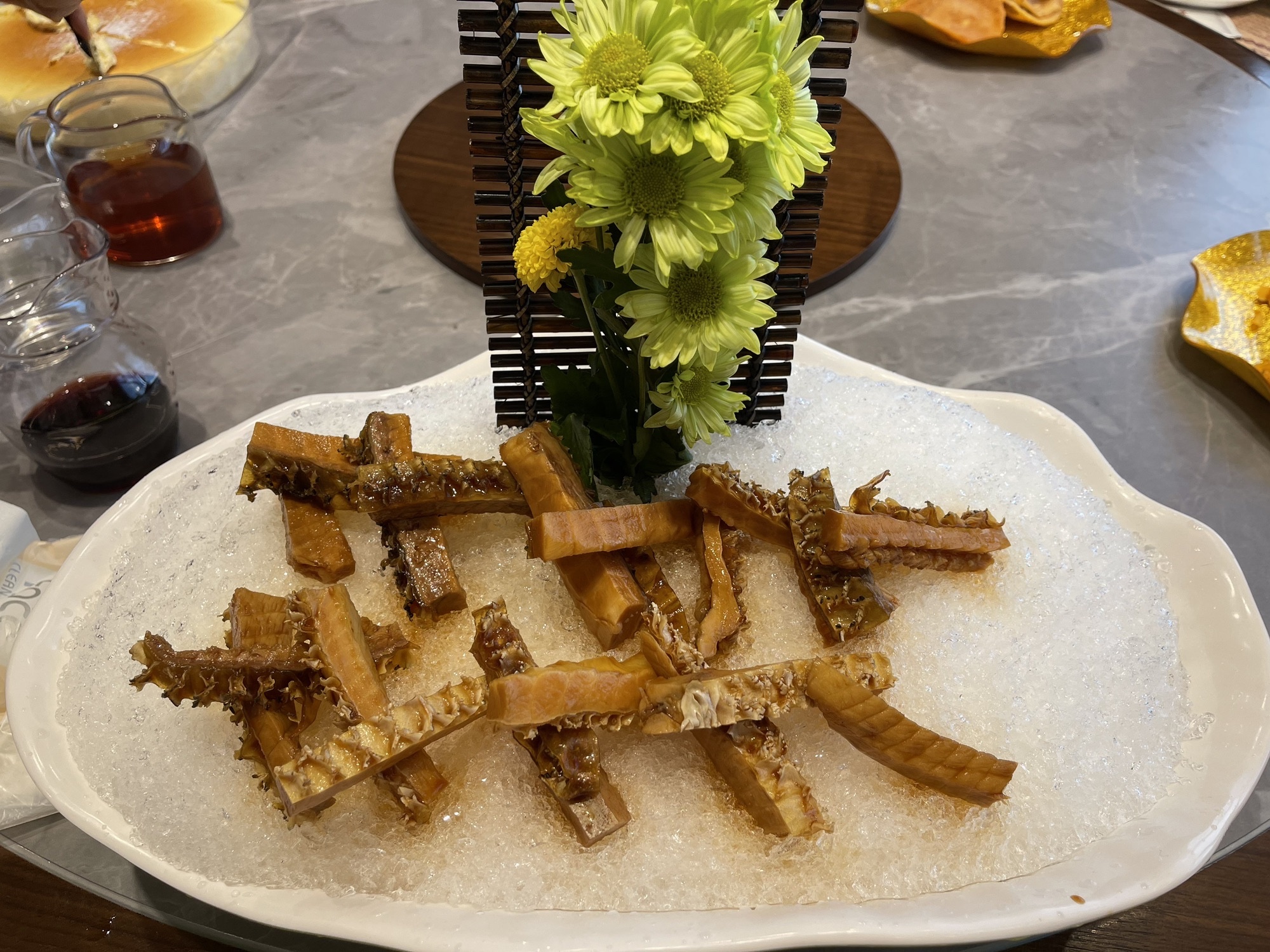 香山里酒楼·早茶·乳鸽·脆肉鲩