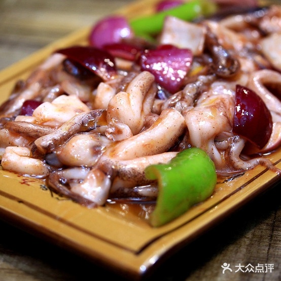 鱿滋味铁板海鲜铁板烧