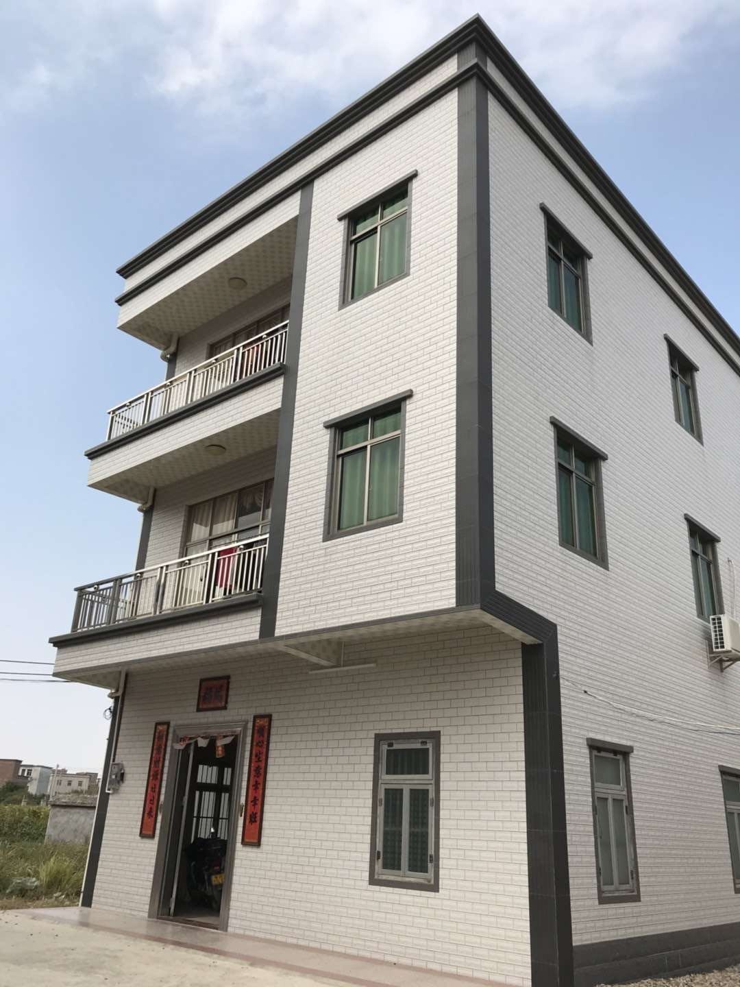 同庆镇山口中间村33号