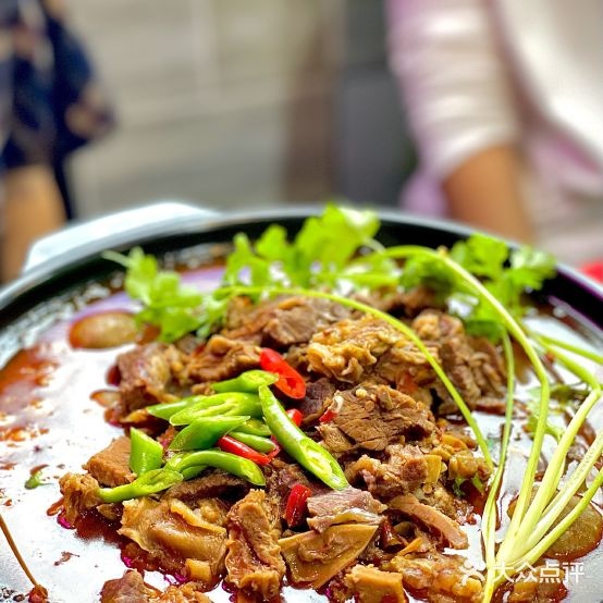 港弯区牛腩煲