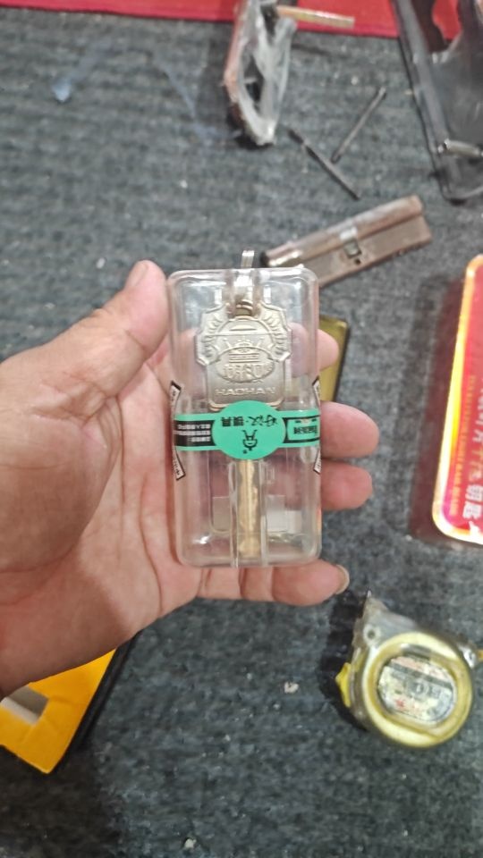 飞跃开锁换锁智能锁