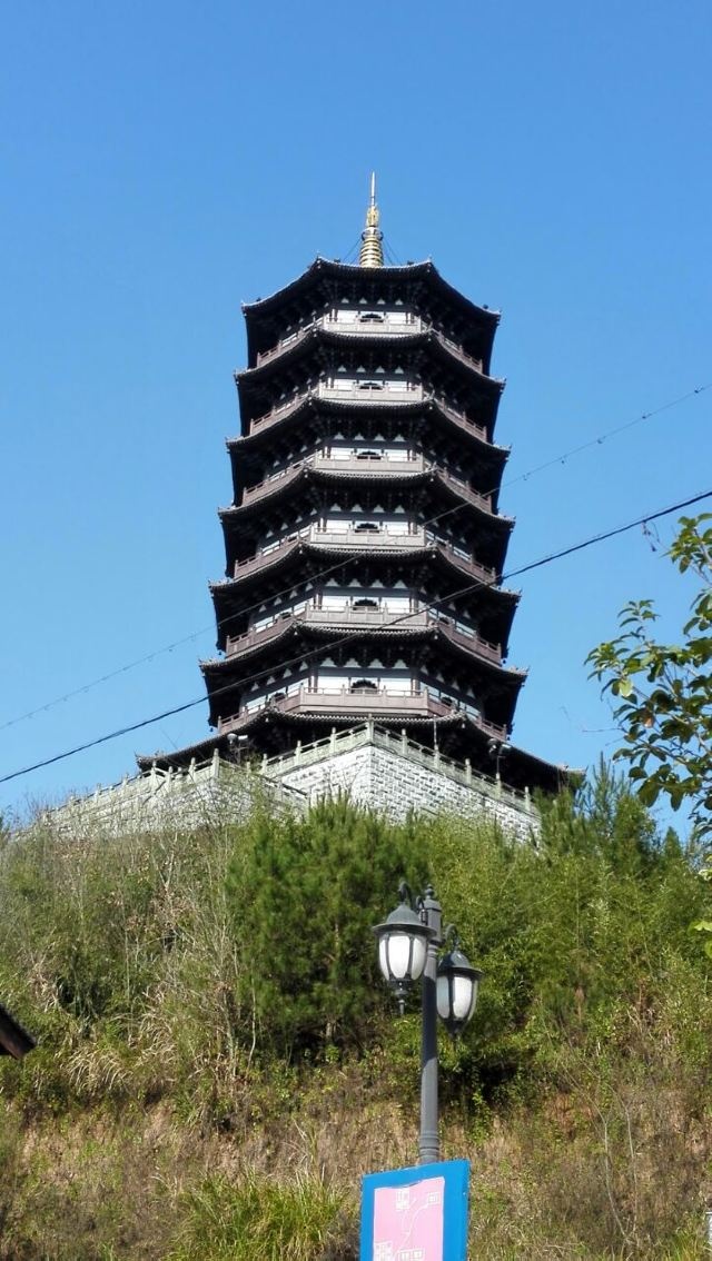 龙泉崇仁寺-华严塔