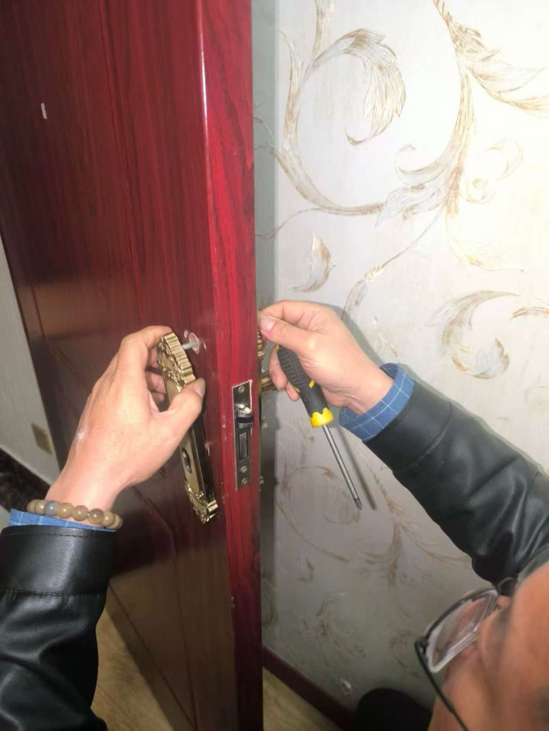 敦厚开锁换锁(江岸店)