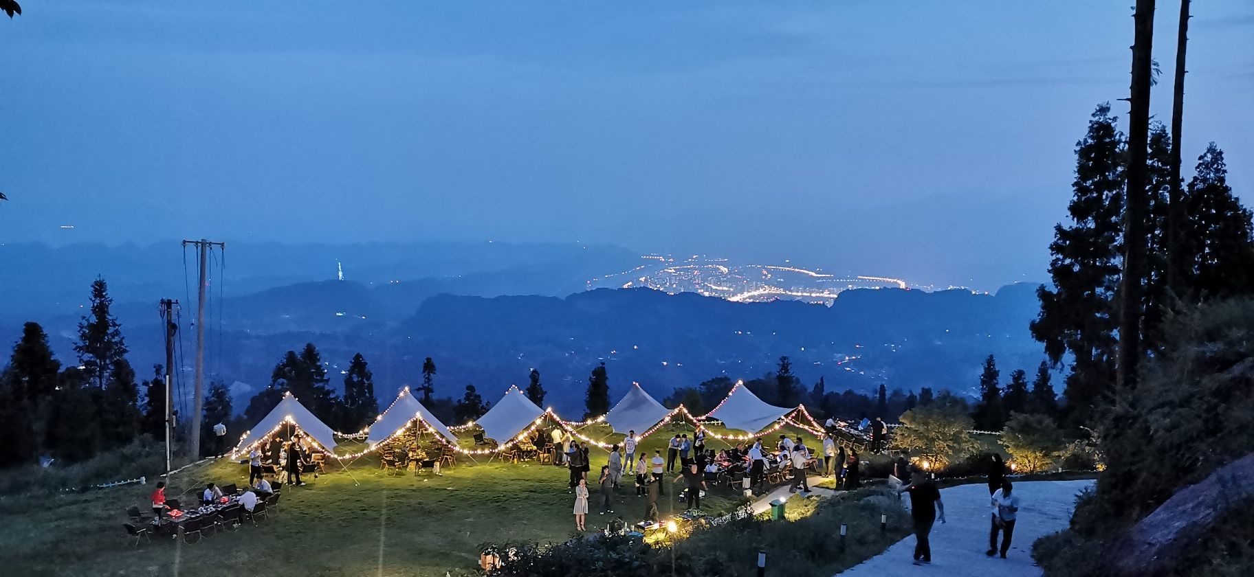 吃吃露营公社·蒙顶山营地