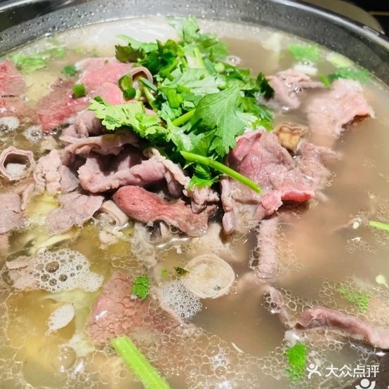 冯四娘乐山跷脚牛肉(中航城君尚购物中心D区店)