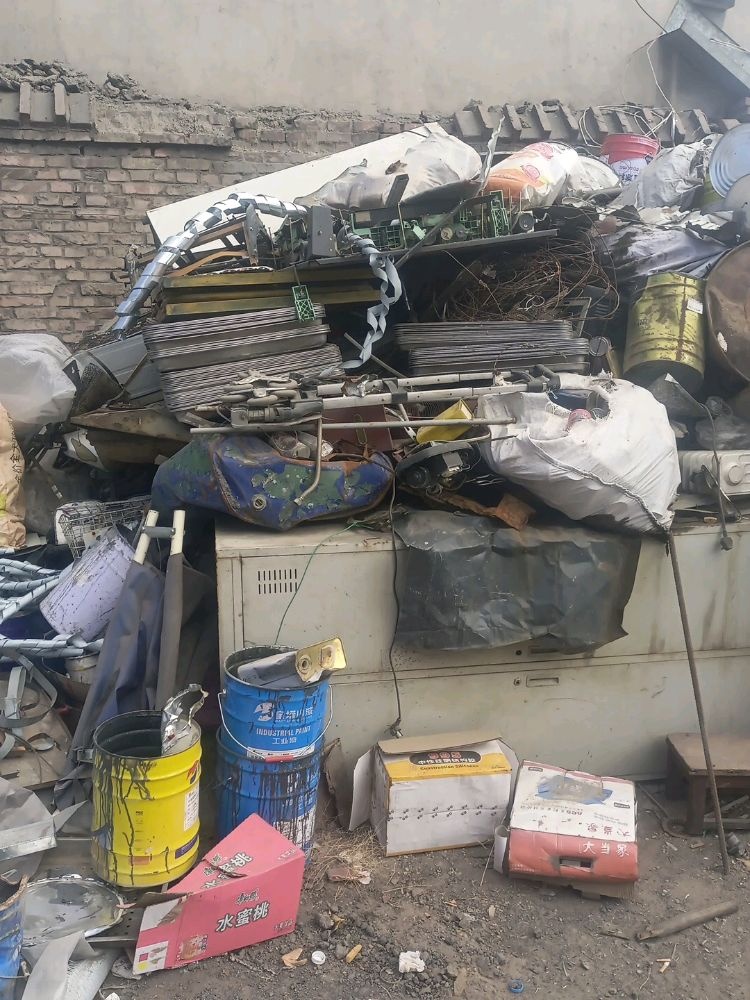 柏霖金属废品回收站-回收铁铝铜不锈钢