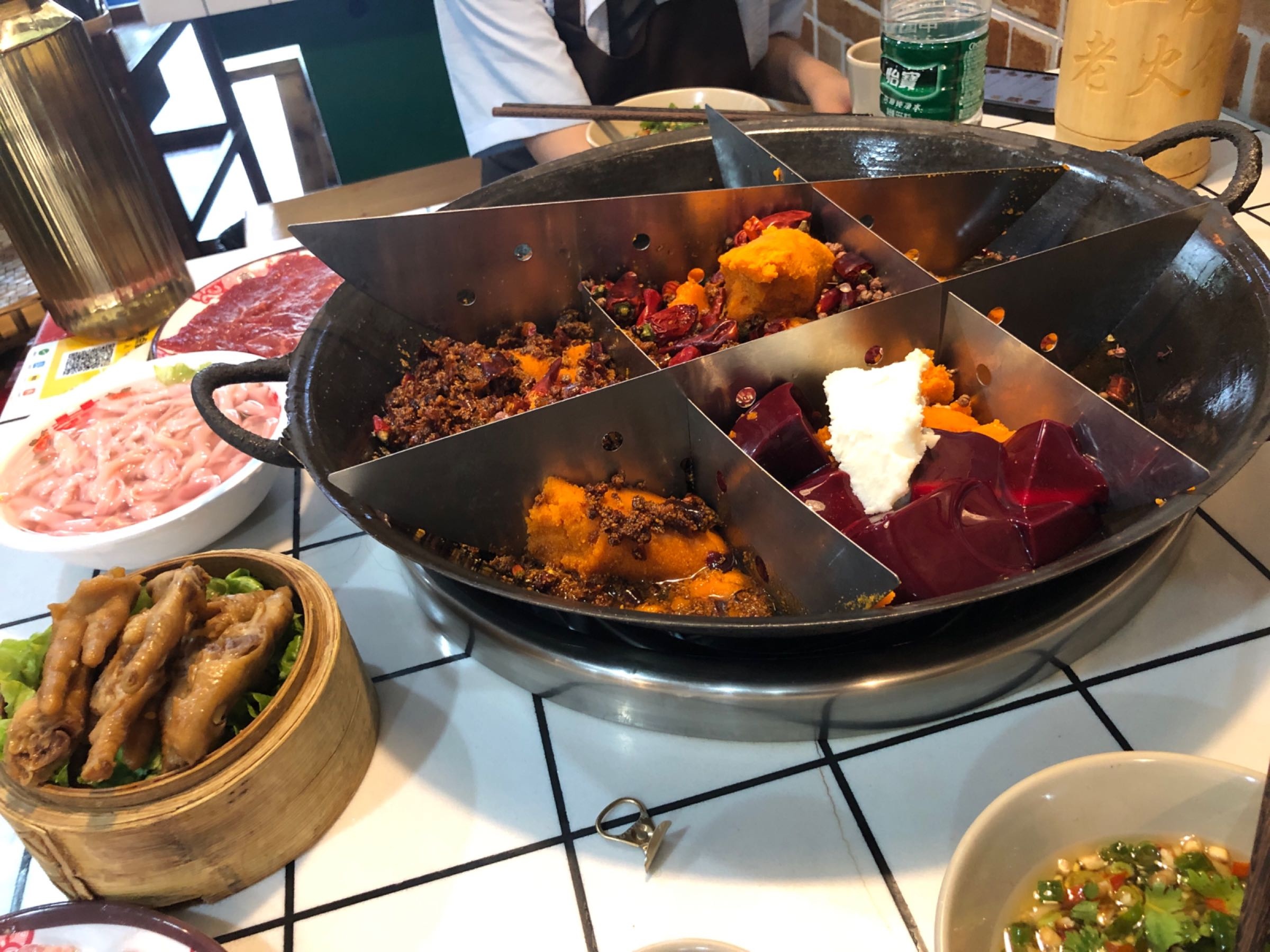 重庆二友老火锅(龙湖上城店)