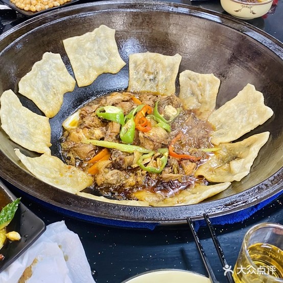 大头小两口地锅鸡(龚大塘店)