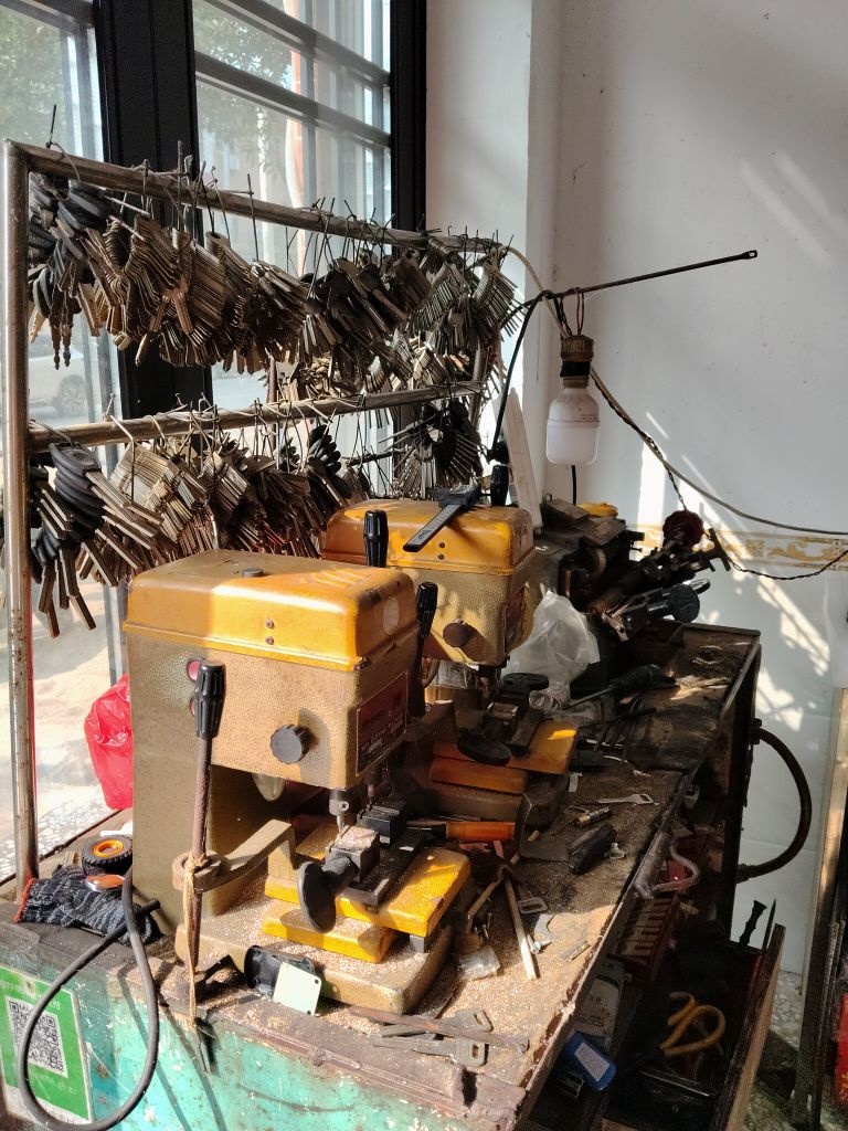 邱记锁业上门开锁换锁