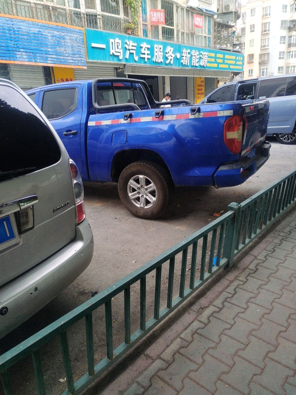一鸣汽车服务·新能源
