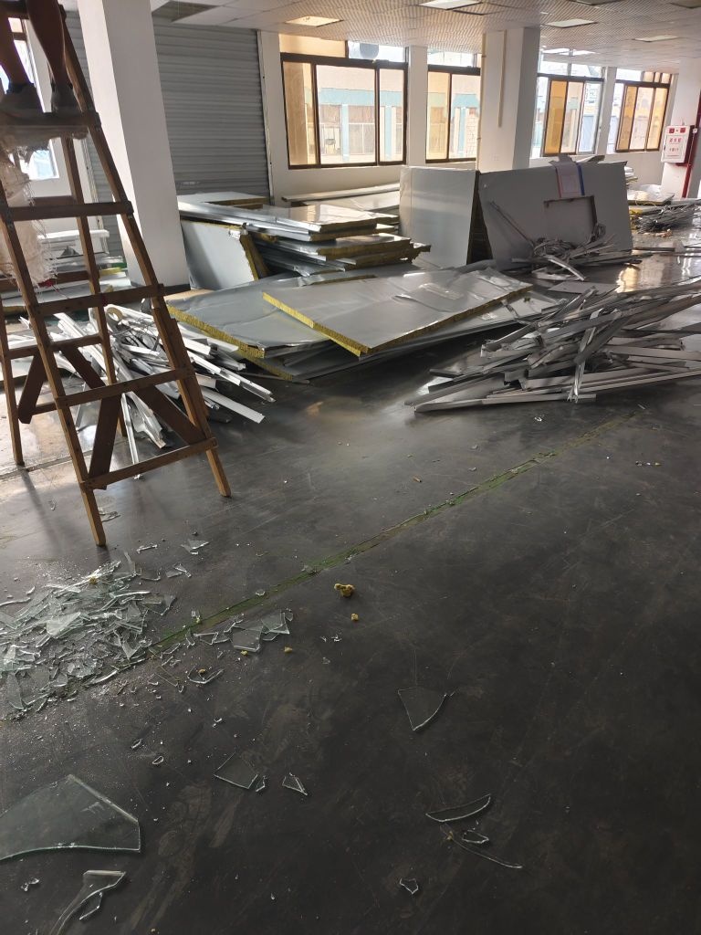 上门回收拆除·彩钢板·玻璃等工程