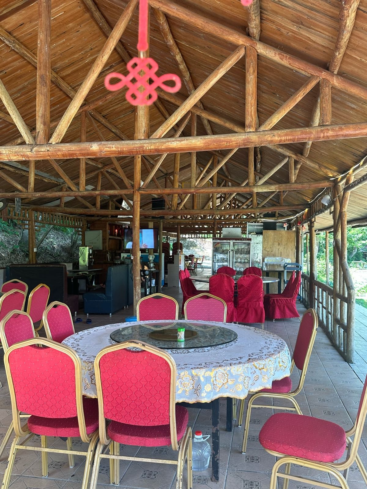 仙鹿湖度假村内农家乐餐厅