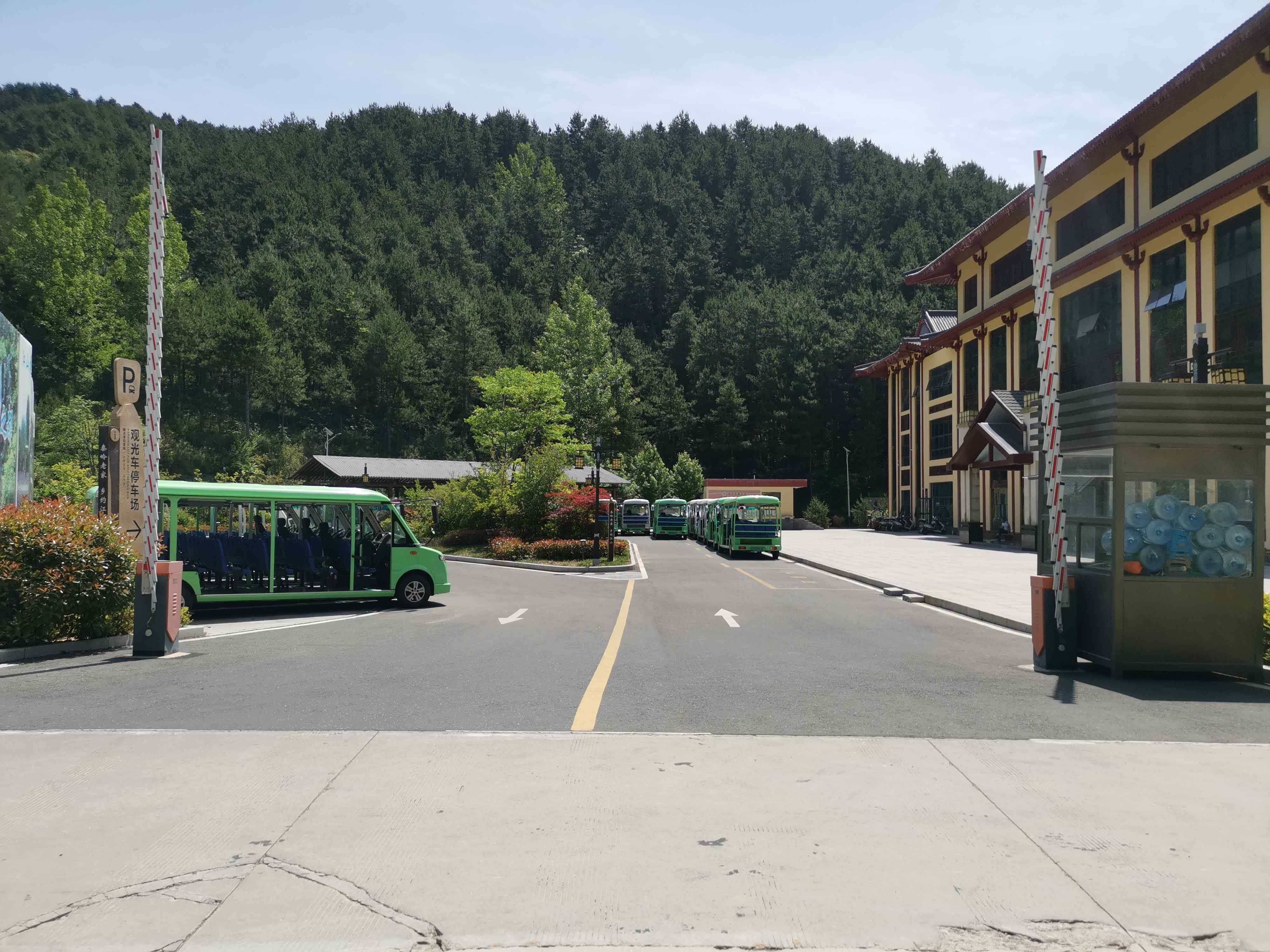 秦岭江山景区观光车专用地上停车场-出入口